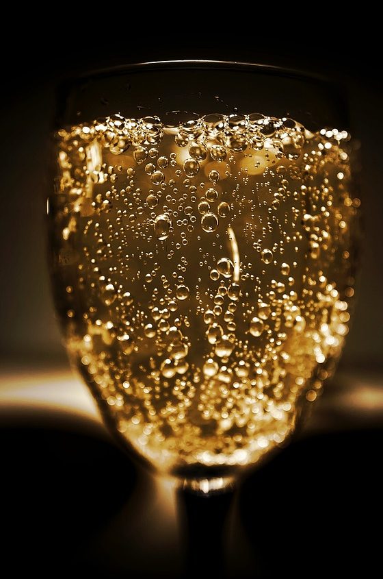 champagne-2178775_1280